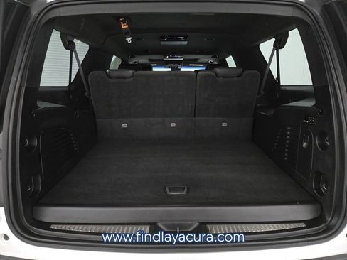 Used 2018 Cadillac Escalade ESV Platinum image 17