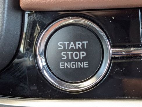 Used 2025 Mitsubishi Outlander SEL image 45