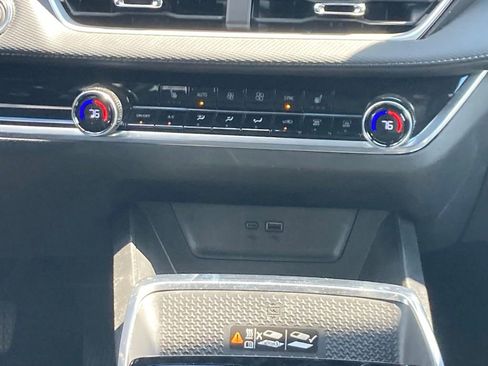 Used 2025 Chevrolet Equinox LT w/ Convenience Package II FWD image 18