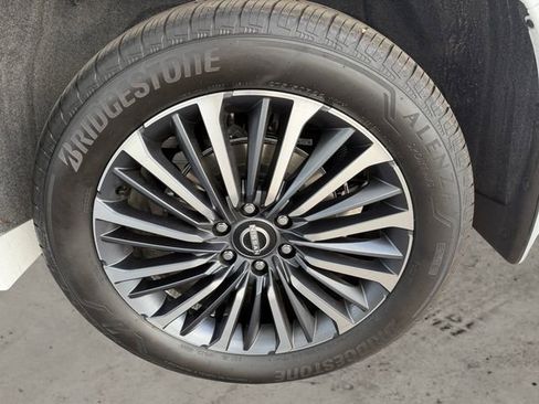 Certified 2025 Nissan Armada Platinum Reserve image 9