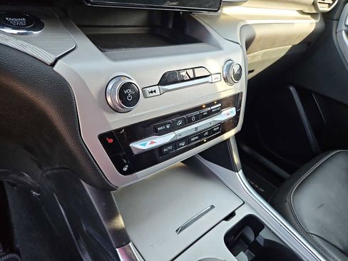 Used 2022 Ford Explorer XLT w/ Equipment Group 202A image 24