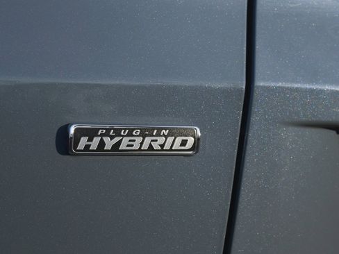 Used 2023 Ford Escape SE w/ PHEV Premium Package image 4