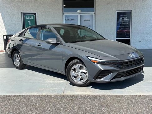 New 2026 Hyundai Elantra SE FWD image 1