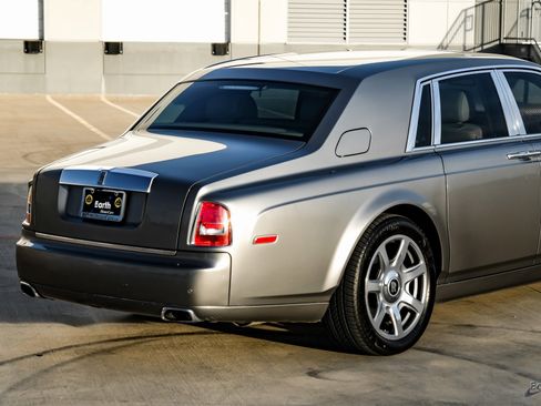 Used 2014 Rolls-Royce Phantom Sedan image 13