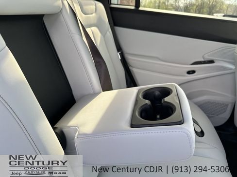 New 2026 Jeep Cherokee Limited AWD/4WD image 19