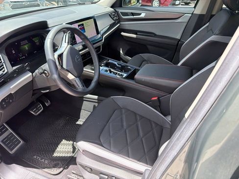 Used 2024 Volkswagen Atlas Peak Edition SE AWD/4WD image 6