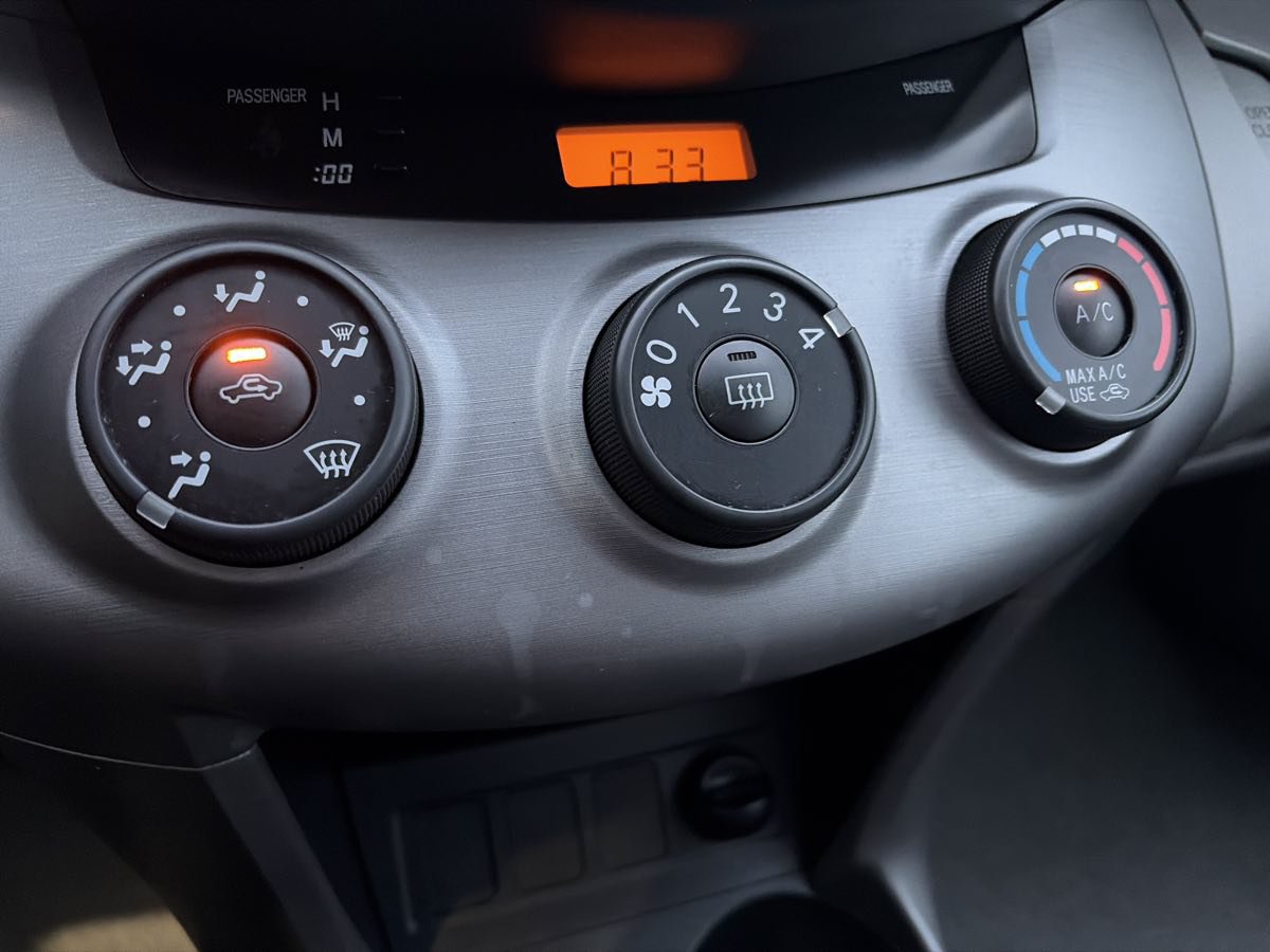Used 2007 Toyota RAV4 2WD image 39