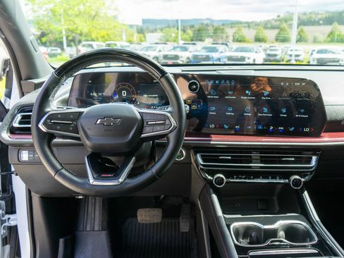 Used 2026 Chevrolet Traverse Z71 w/ Enhanced Driving Package AWD/4WD image 16
