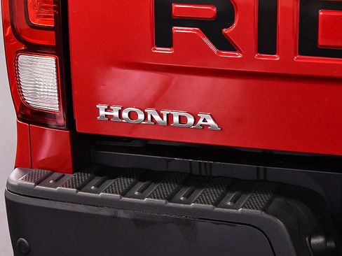 Used 2025 Honda Ridgeline Black Edition image 10