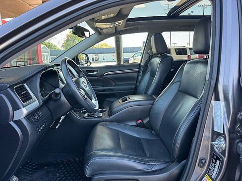 Used 2016 Toyota Highlander Limited AWD/4WD image 22