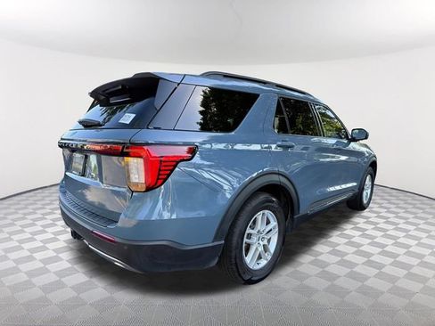 Used 2025 Ford Explorer Active w/ Active Comfort Package RWD image 5