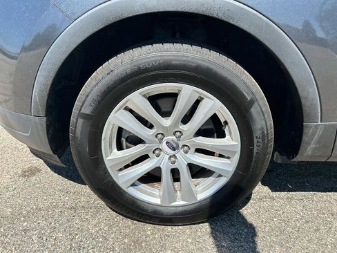 Used 2018 Ford Explorer XLT w/ Equipment Group 202A AWD/4WD image 35