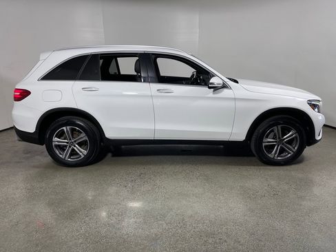 Used 2019 Mercedes-Benz GLC 300 image 2