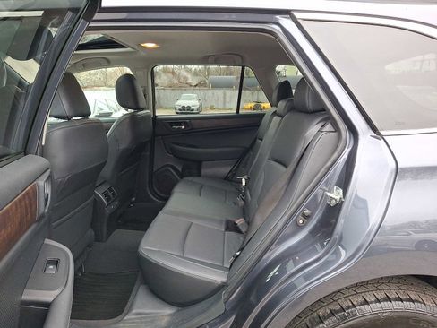Used 2017 Subaru Outback 2.5i Limited AWD/4WD image 10