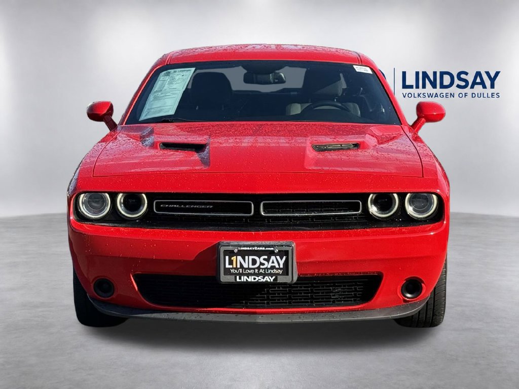Used 2015 Dodge Challenger SXT RWD image 6