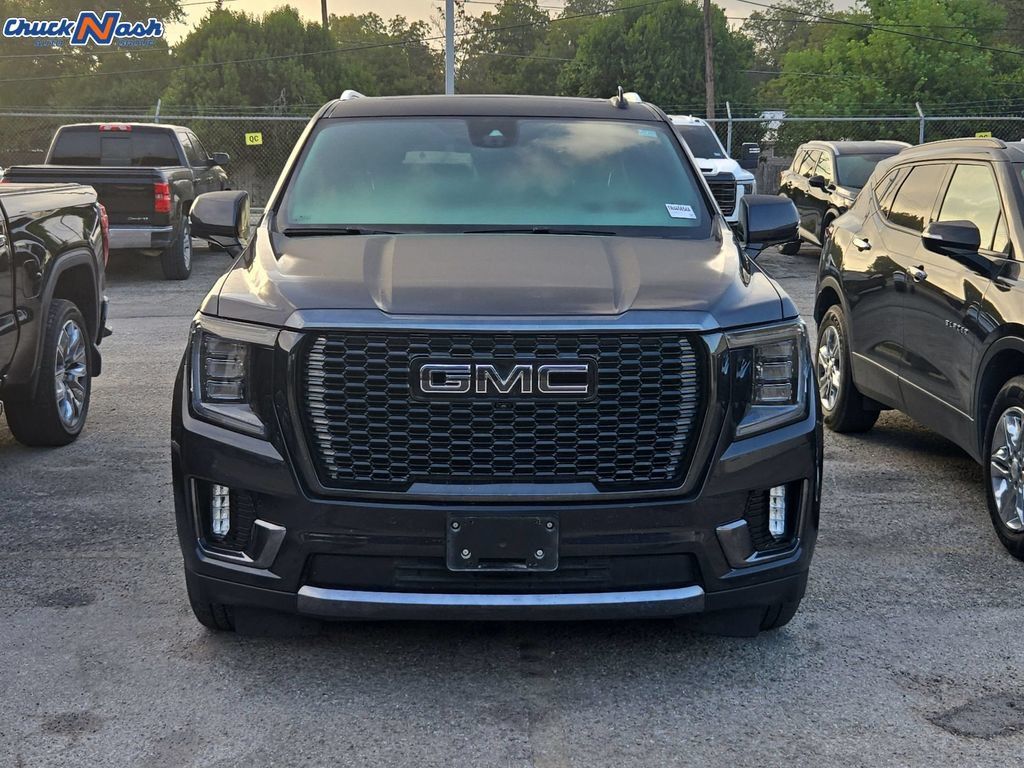 Used 2023 GMC Yukon Denali Ultimate AWD/4WD image 2