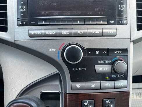Used 2012 Toyota Venza XLE AWD/4WD image 31