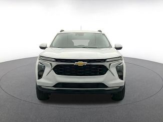 Used 2025 Chevrolet Trax LT w/ LT Convenience Package FWD video 2
