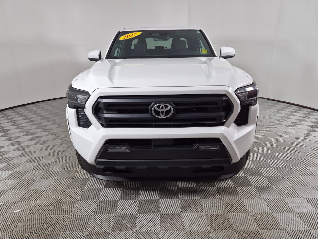 Used 2025 Toyota Tacoma SR5 AWD/4WD image 8