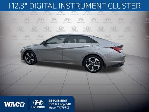 Used 2022 Hyundai Elantra Limited image 8