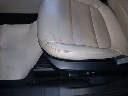 Used 2020 Ford Escape Titanium AWD/4WD image 21