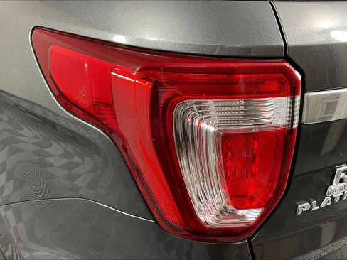 Used 2016 Ford Explorer Platinum AWD/4WD image 23