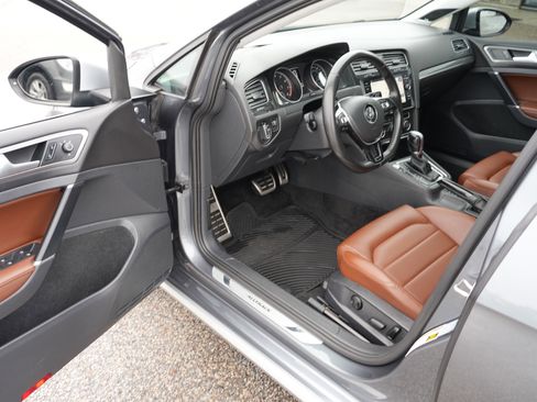 Used 2018 Volkswagen Golf Alltrack SEL image 14