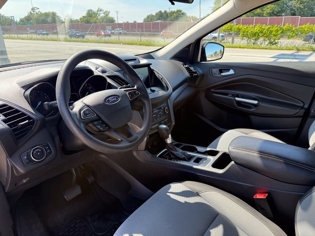 Used 2017 Ford Escape SE w/ Equipment Group 201A FWD image 23