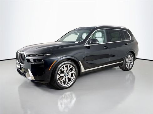 Certified 2023 BMW X7 xDrive40i w/ Premium Package image 3