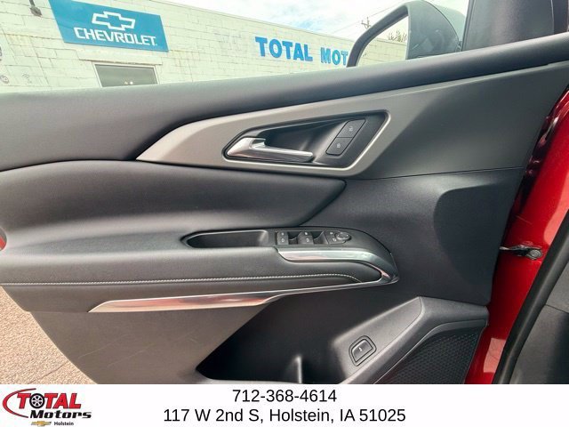 Used 2025 Chevrolet Traverse LT AWD/4WD image 19