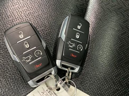 Used 2021 RAM 1500 Laramie AWD/4WD image 51