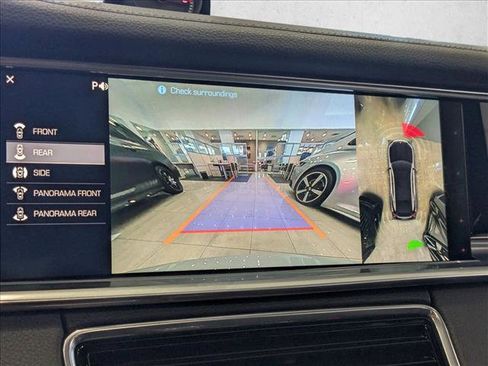 Used 2017 Porsche Panamera image 13