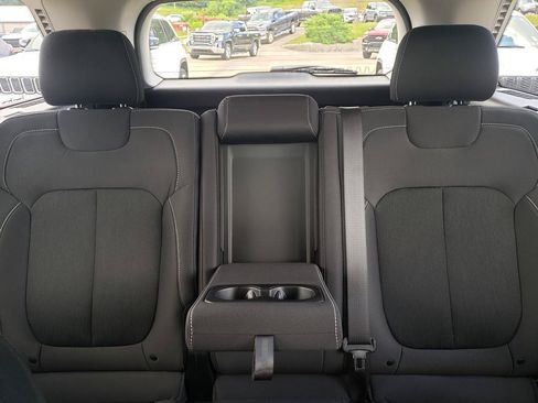 Certified 2023 Jeep Grand Cherokee Laredo w/ Luxury Tech Group I AWD/4WD image 13