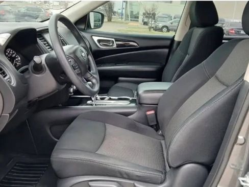 Used 2018 Nissan Pathfinder S image 6