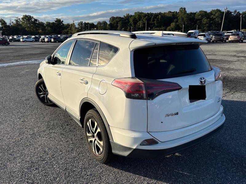Used 2016 Toyota RAV4 LE AWD/4WD image 5