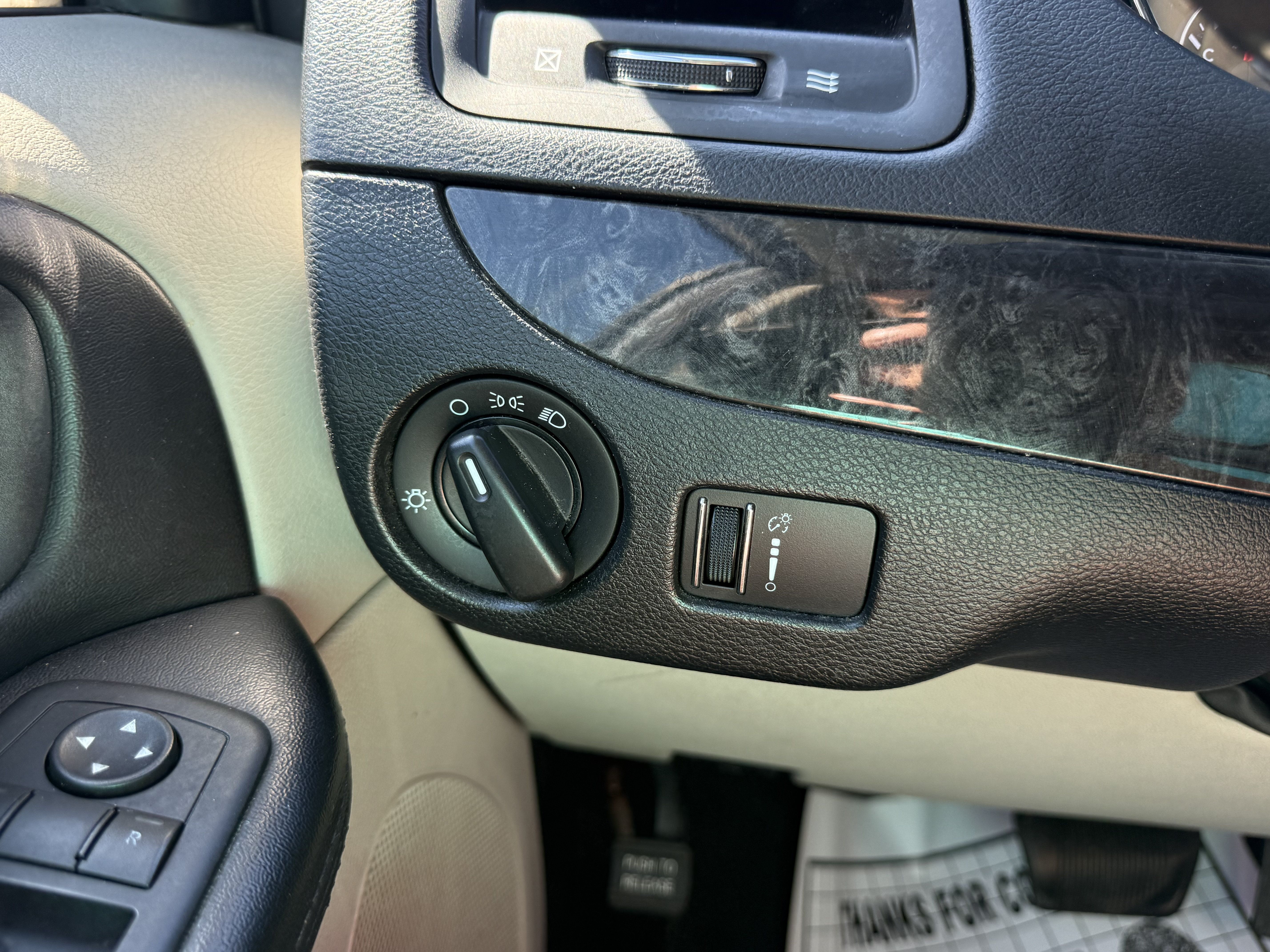 Used 2012 Dodge Grand Caravan SXT FWD image 25