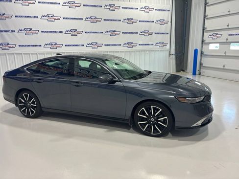 Used 2024 Honda Accord Touring image 7