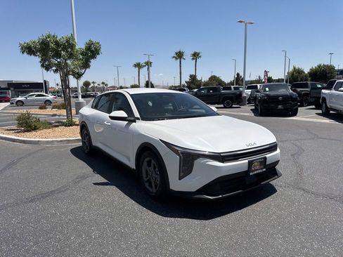 Used 2025 Kia K4 FWD image 4