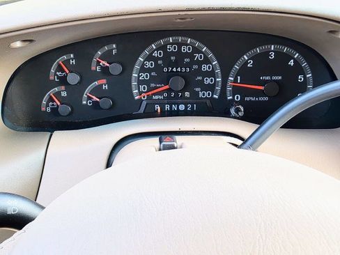 Used 1998 Ford Expedition 4WD image 4