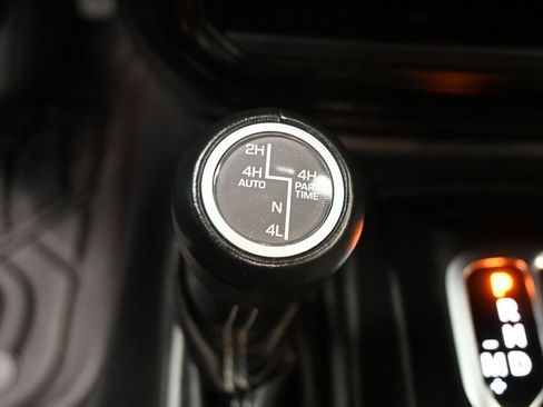 Used 2021 Jeep Wrangler Unlimited Sahara image 27