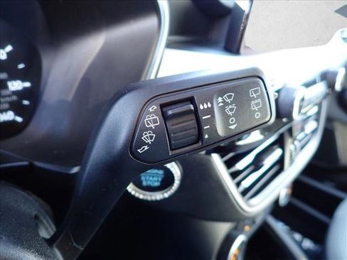 Used 2021 Ford Escape SE image 19