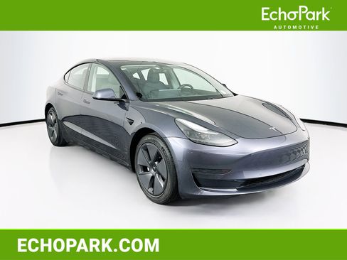 Used 2021 Tesla Model 3 Standard Range Plus image 1