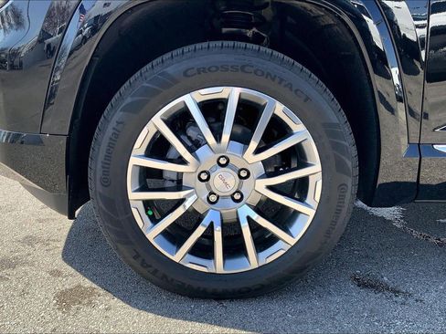 New 2026 GMC Terrain Denali w/ LPO, Black Badging Package AWD/4WD image 12
