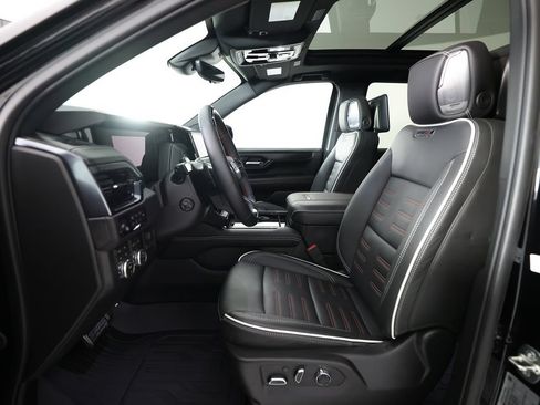 Used 2026 GMC Yukon AT4 Ultimate w/ LPO, Floor Liner Package AWD/4WD image 17