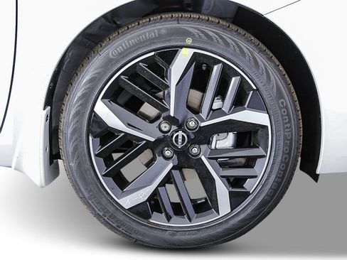 New 2025 Nissan Versa SR w/ Trunk Package image 7