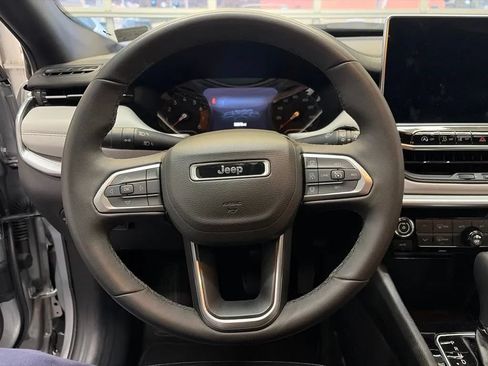 Used 2025 Jeep Compass Limited AWD/4WD image 24