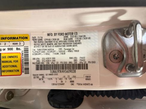 Used 2017 Lincoln Continental Select w/ Climate Package image 40