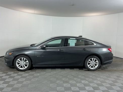 Used 2017 Chevrolet Malibu LT image 8