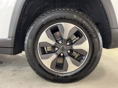 Used 2024 Jeep Grand Cherokee Limited 4xe image 9