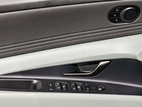 New 2026 Hyundai Elantra Limited image 23